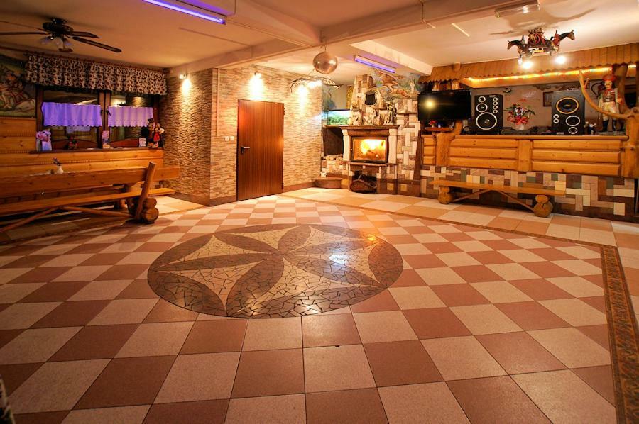 Hotel "Harnas" Zab-Bustryk Exteriér fotografie